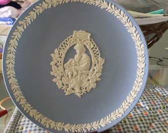 Blue Wedgewood Mothers Day Collectable 1997  Plate