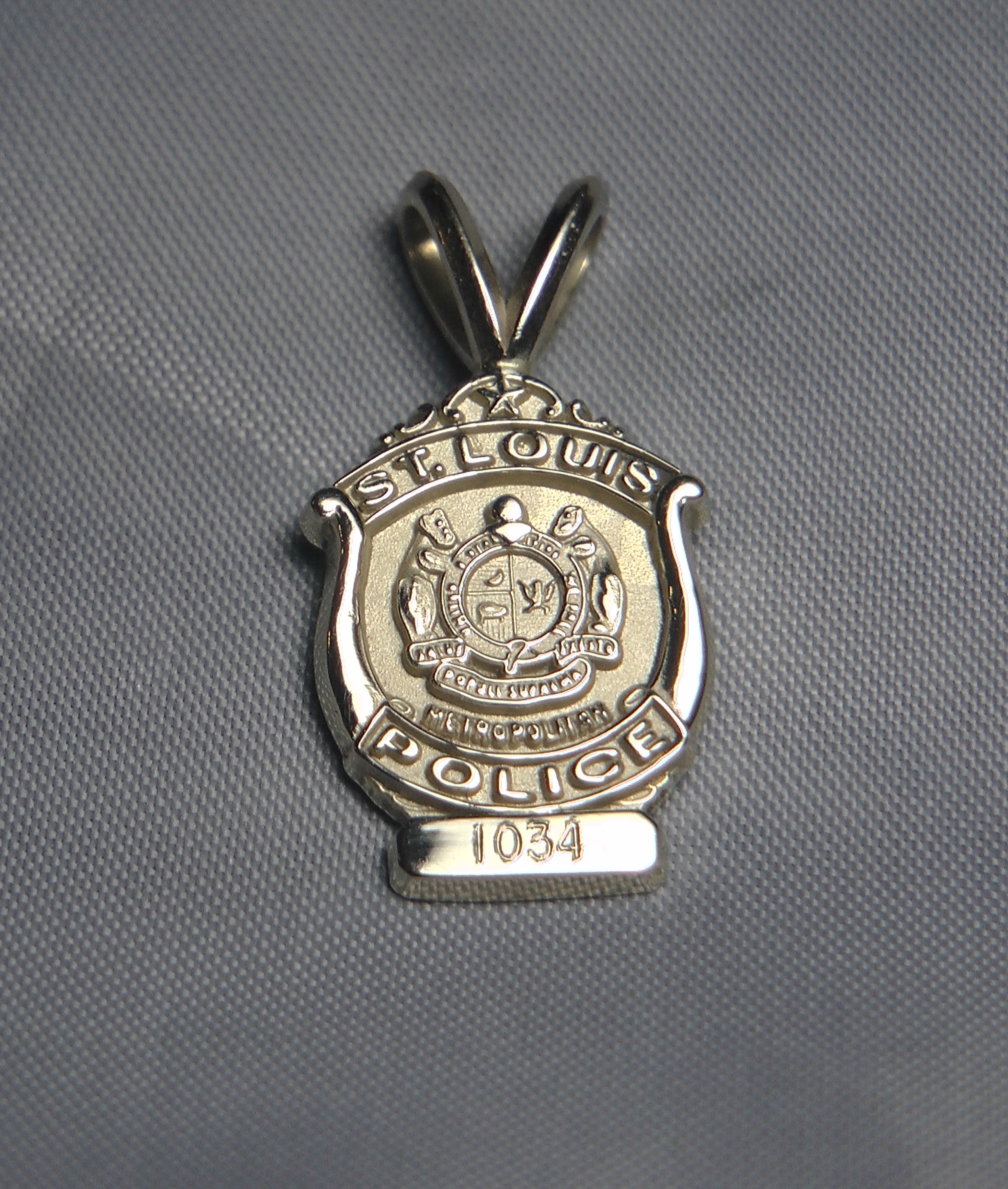 St Louis Police Badge Pendant 14k White 