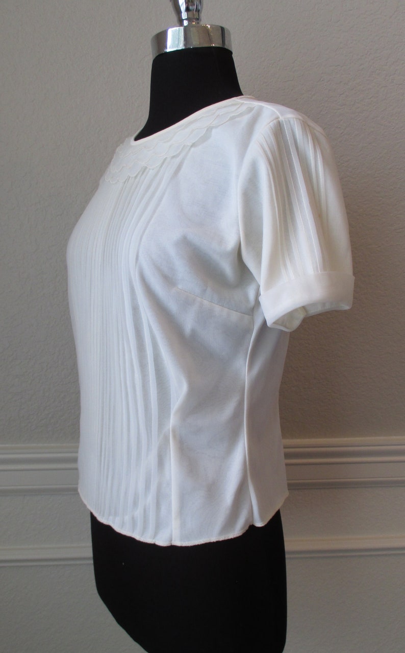 Back Button Pleated Front Sheer Ivory Blouse Ruffled Collar Short Sleeve Shirt Sz S