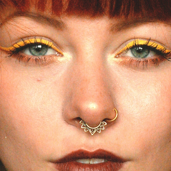 Messing Lotus Septum Ring, Tribal Septum Schmuck, Piercing 14/16/18G, großer Nasenring, Knorpel Hoop, dünne Huggie Ohrringe B10