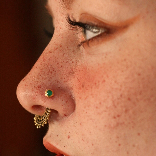 Green Onyx Gold Plated Nose Stud, 20g Nose Stud, Tiny Indian Nose Stud, Piercing Nez, Stone Nose Stud, Nostril Jewelry, Tribal Nose Stud