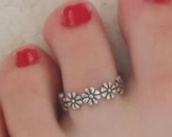 Toe Ring - Silver Toe Ring - Adjusable Toe Ring - Foot Accessories - Foot Ring - Foot Jewelry - Band Toe Ring - Gifts Under 20 (T1)