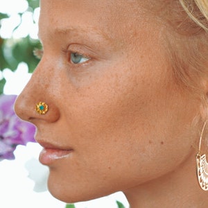 Flower Nose Stud, Gold Nose Pin, Green Onyx Nose Stud, Tribal Nose Piercing, Flower Nose Stud, Indian Nose Stud, Ethnic Nose Jewelry (NG10)