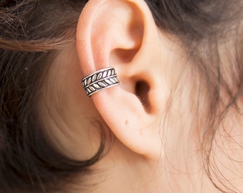 Silver Ear Cuff - Ear Wrap - Fake Ear Cuff - Earcuff Jewelry - Cuff Earrings - Wrap Earrings - Cartilage Earring - Non Pierced Ear Cuff EC16