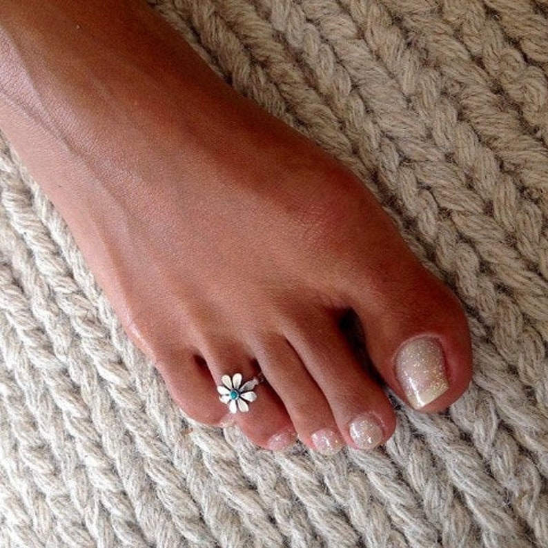 silver toe footlocker