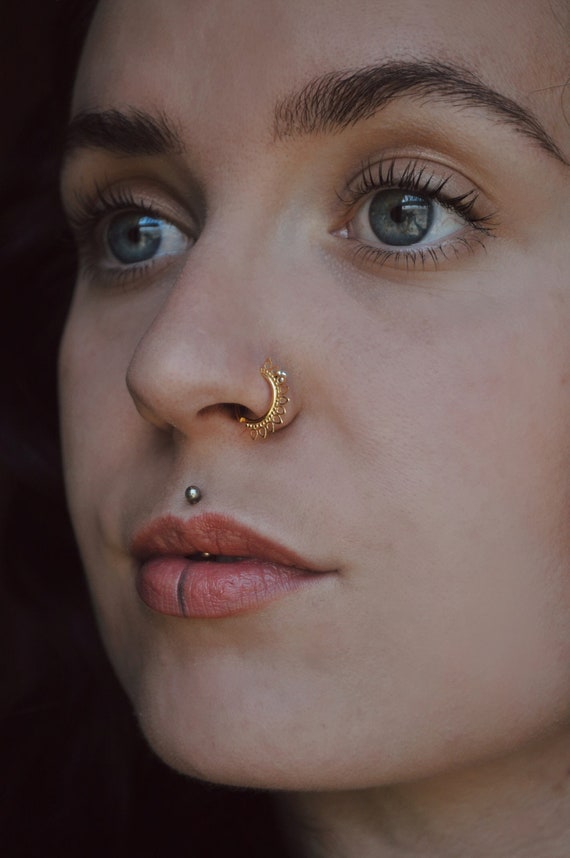 Nose piercing - Wikipedia