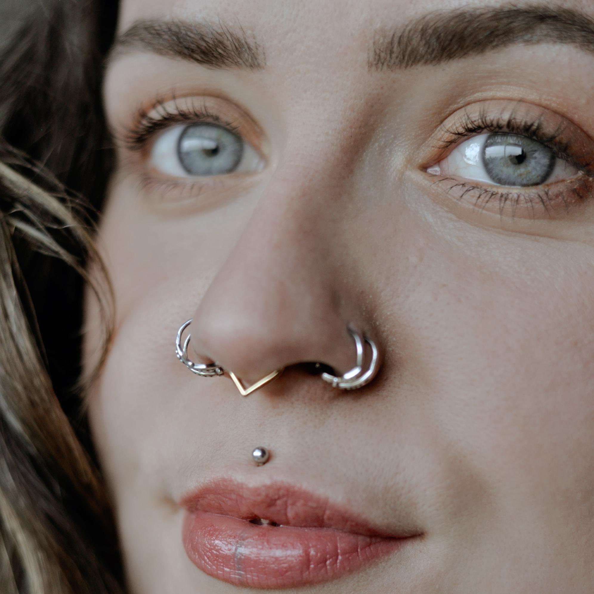 vainon Destroyed Half Hoop Pierce 左耳用 il_fullxfull.7822365873_q0e8.jpg