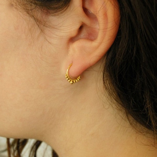 Small Gold Huggie Earrings, Tiny Cartilage Earring, Mini Hoop Earrings, Indian Ball Septum, Dainty Gold Hoop Piercing, Tribal Septum Ring G1