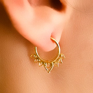 Tiny Gold Hoop Earrings, Boho Small Cartilage Earring, Tribal Helix Hoop, Tragus Piercing, Single Huggie Earring, Mini Ear Huggies (G10)
