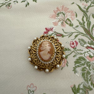 Vintage Florenza Pink Cameo Pendant Brooch