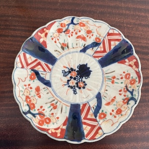 Antique Japanese Imari Scalloped Plate