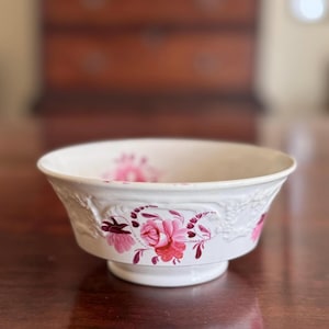18th Century English Hand Painted Tea Bowl