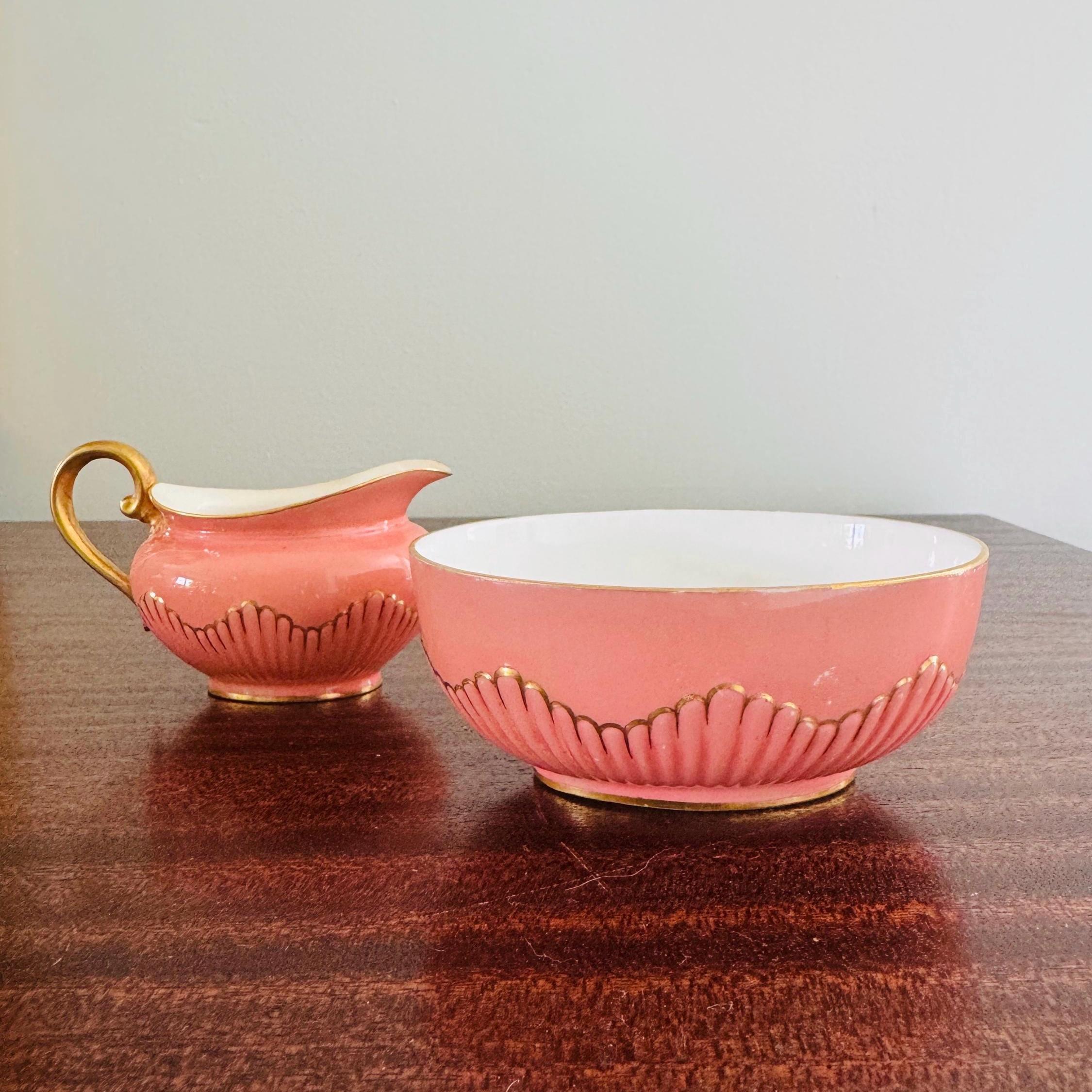 19世紀ロイヤルクラウンダービーのピンク磁器製シュガーボウルと