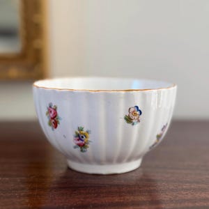 19th Century English Floral Fluted Porcelain Bowl