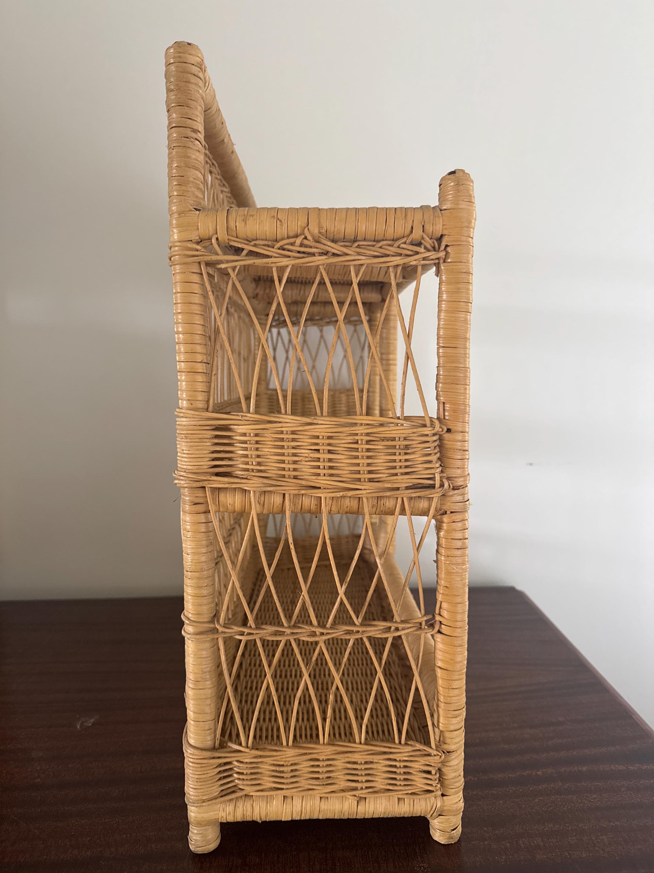 ヴィンテージ ナチュラル ウィッカー ラタン 壁掛け 3段 収納ラック