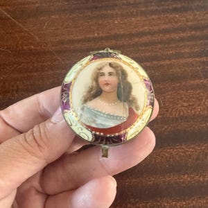 Continental Queen Louise Portrait Porcelain Patch Pill Box