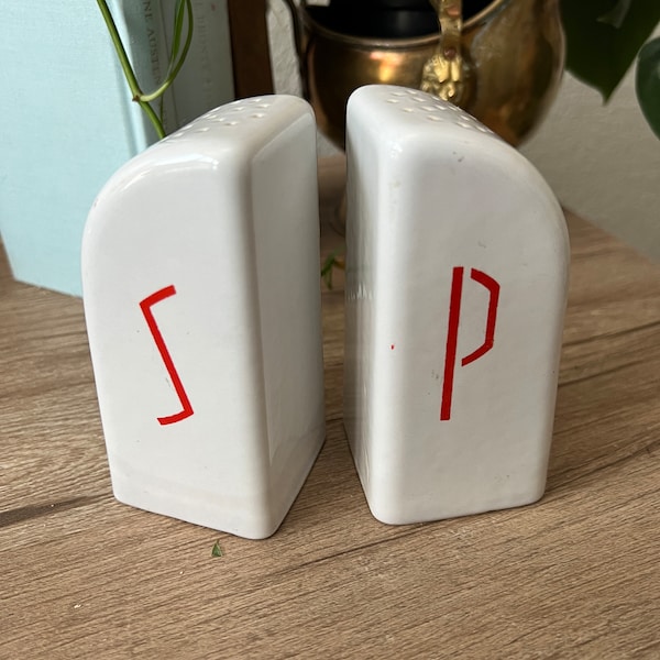 Mid Century Modern Ceramic Salt & Pepper Shakers