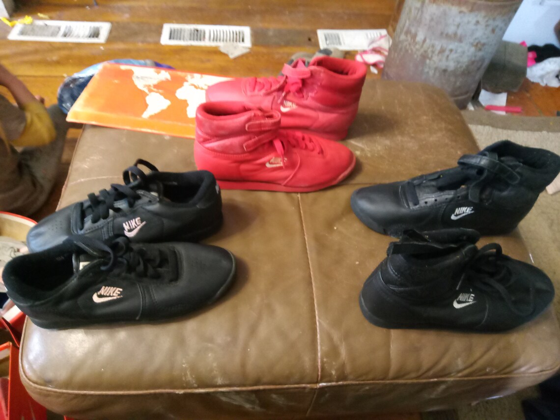 nike 1986 Aero fit vintage deadstock.            leather sneaker shoe high or low top aerobic pick 1 women 5.5 or 6 red or black swish & box, foto 4 di 5