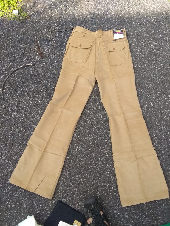Wrangler corduroy flare leg bellbottom jeans dead… - image 6