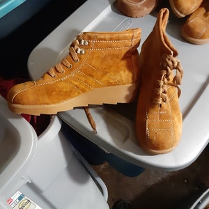 Deadstock 1970 nos suede vintage platform boot shoe hiking rubber stitch sole lace up new women 6.5 or 8.5 wear shirt pant jean coat jacket