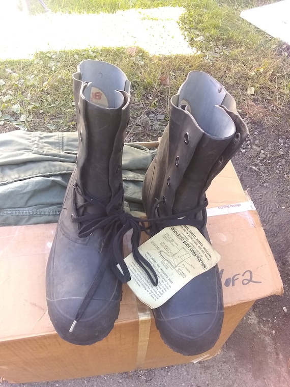 steel toe mickey mouse boots