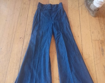 Deadstock vintage Wrangler big bell bottom jeans USA pants new old cotton denim 1970's women 26x33 36 hip slacks