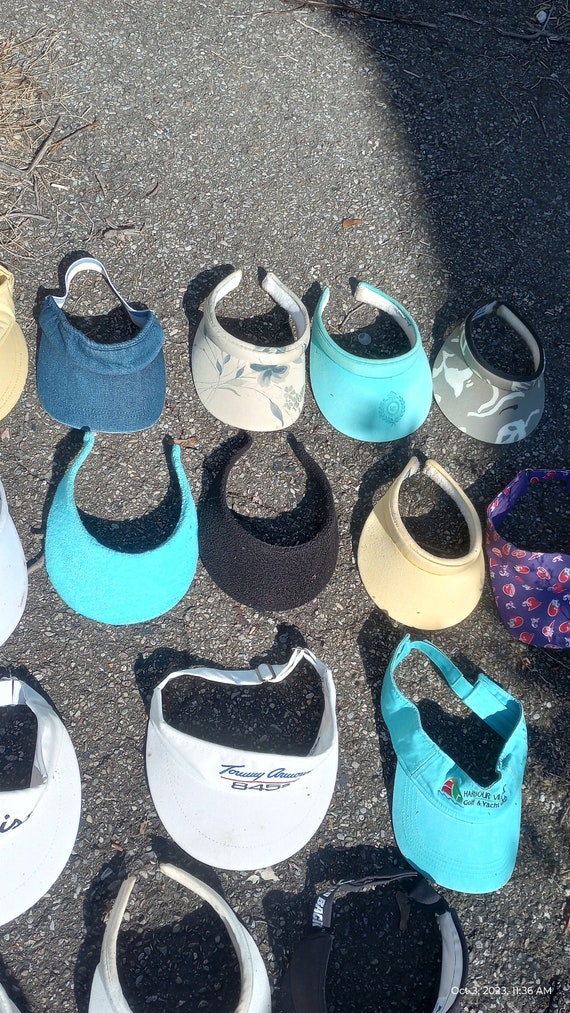 Huge lot of 26 vintage visor hats 1980s beachwear… - image 3