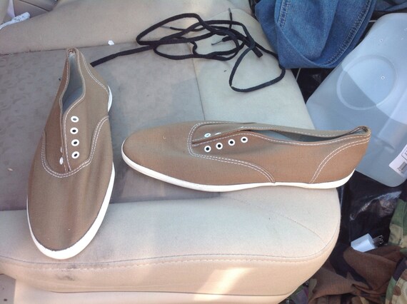1950's men's sneakers size 8 made USA shoes deadst