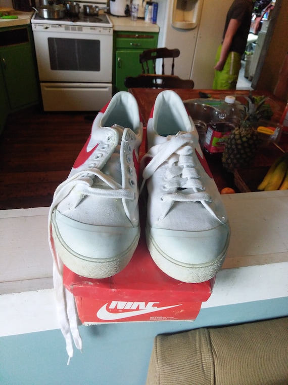 1981 nike vintage deadstock sneakers shoes low to… - image 1