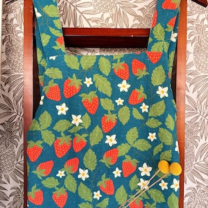Cross back apron/cotton apron/artists apron/korean style apron/painters apron/ printers apron/ pinafore apron/ apron with pockets Strawberry Fields