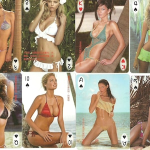 vintage assez sauvage jouant au poker érotique lingerie jeu de cartes, sexe adulte sexy sur des photos de belles filles nues nus c049
