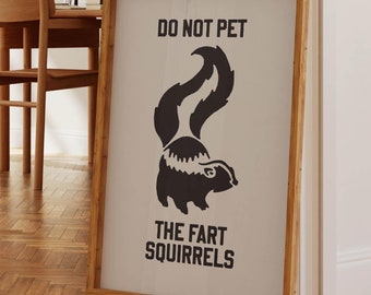 面白いスカンクのバスルームプリント | 素朴なアウトドア風ウォールアート