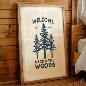 Impresión de Neck of the Woods, arte retro para exteriores, regalo para el hogar, póster de bienvenida, arte natural, decoración de pared de cabaña, arte de pared al aire libre, casa del lago