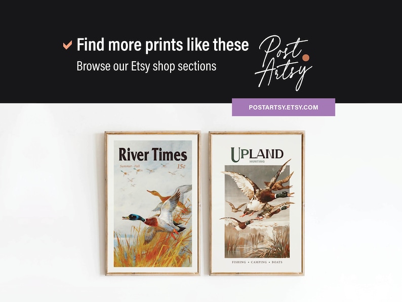 Pu&ograve; includere: Due copertine di riviste vintage con illustrazioni di anatre in volo. La prima copertina &egrave; per "River Times" e la seconda per "Upland Hunting".