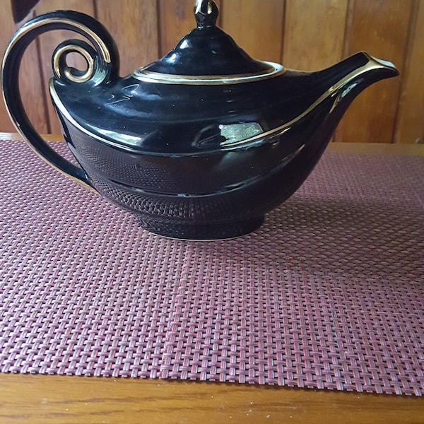 Vintage Hall Aladdin teapot  - PRICE INCLUDES SHIPPING
