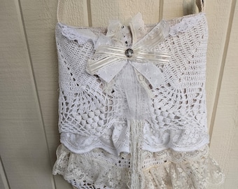 Bag/purse, shabby chic, white