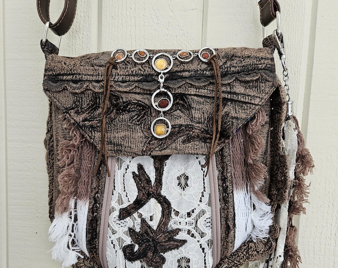 Bag/Purse, chocolate brown, with lace