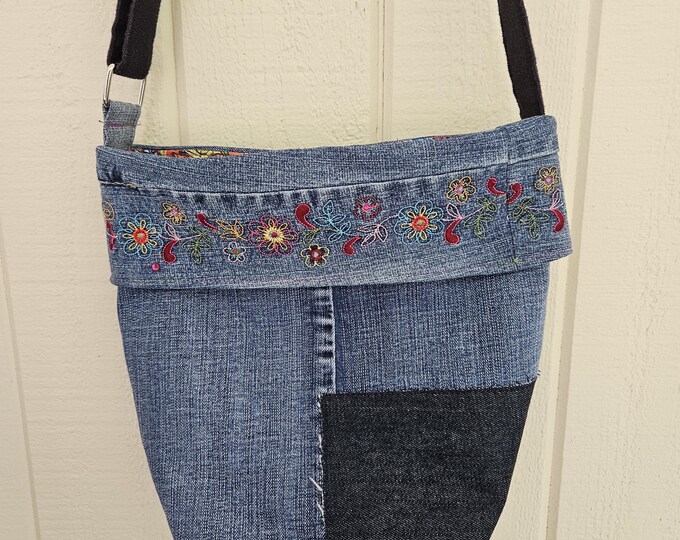 Bag/purse, denim, embroidery
