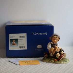 Hummel #2246 "Let Me Help You - New In Box