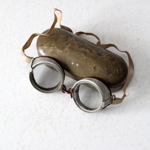 vintage 1940&#39;s Wilson goggles with case