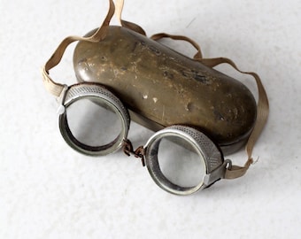 vintage 1940's Wilson goggles with case