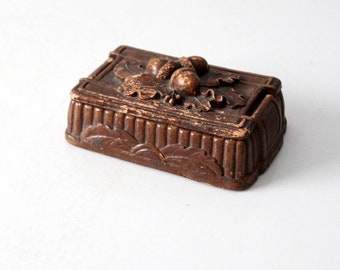 vintage 1940s Syroco Wood acorn cigarette box