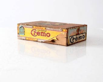 Vintage Cremo wood cigar box