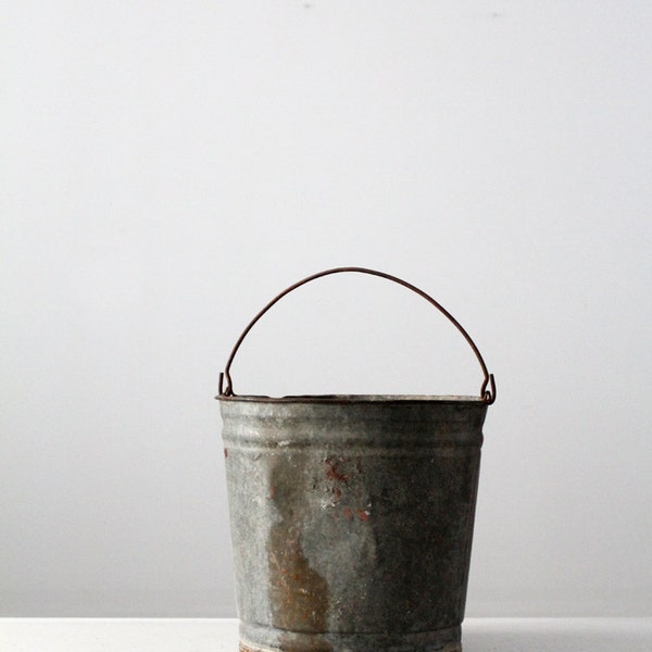 FREE SHIP vintage metal bucket / rusty pail