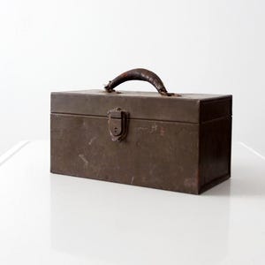 vintage Kennedy Kits metal tool box