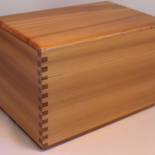 Recipe / File Card Box for 5" x 8" with Partition in Cedar (rc30911E)