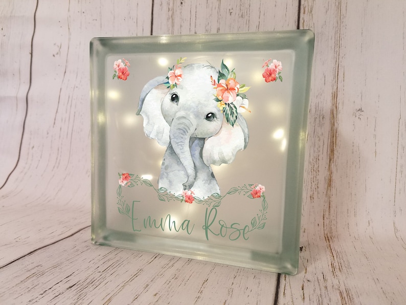 Baby Elephant Nursery Decor Night Light, Pink Elephant Nightlight, Personalized Baby Shower Gift for Girl, Baby Gift for Grandaughter, Niece afbeelding 6
