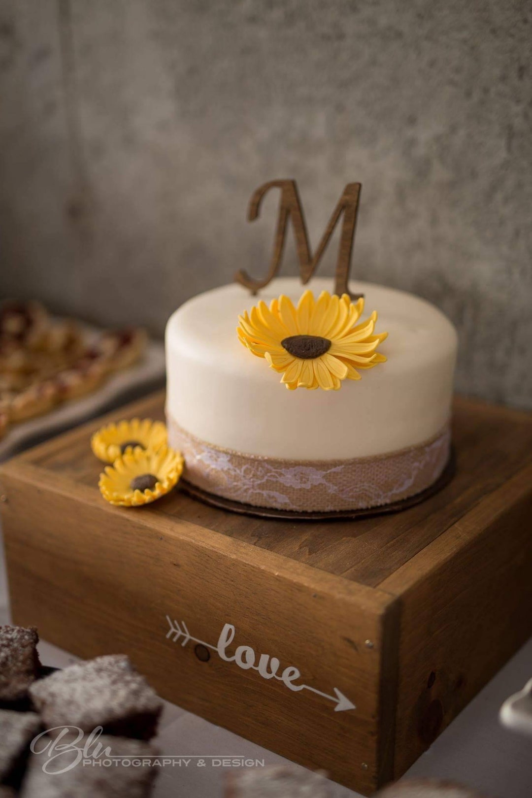 Rustic Cake Stand, Custom Cake Stand, Box Cake Stand, Wooden Cake Stand, 14x14, Personalized ...