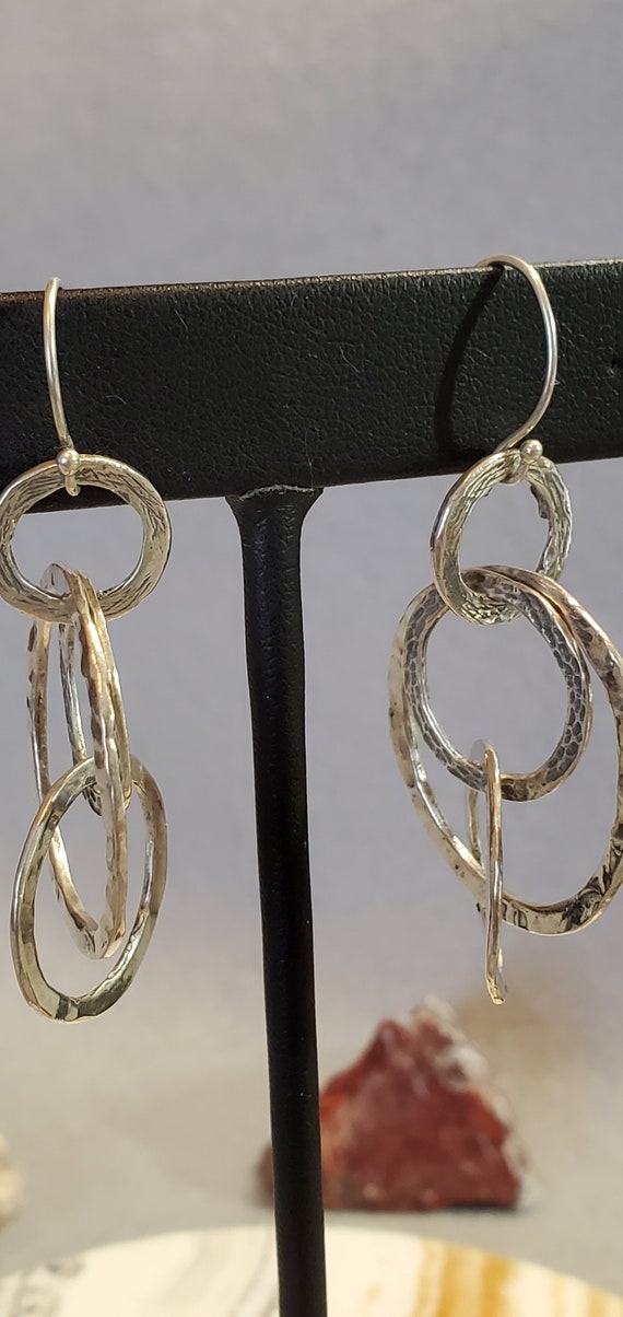 Interlocking Circles Earrings - image 4