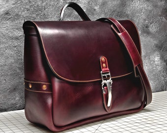 Chicago 17" Mail Bag, Burgundy Horween Chromexcel Leather Messenger Bag with Quik Latch, Shoulder Bag, Vintage Mailbag